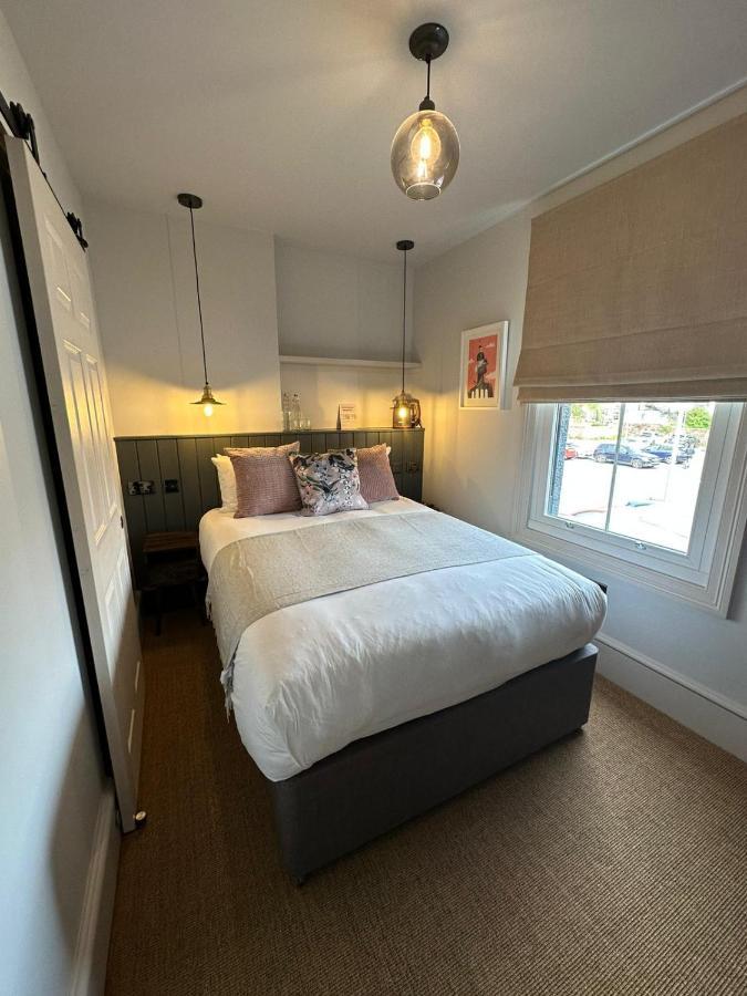 Rooms Above Sugar Boat هيلينسبورغ المظهر الخارجي الصورة