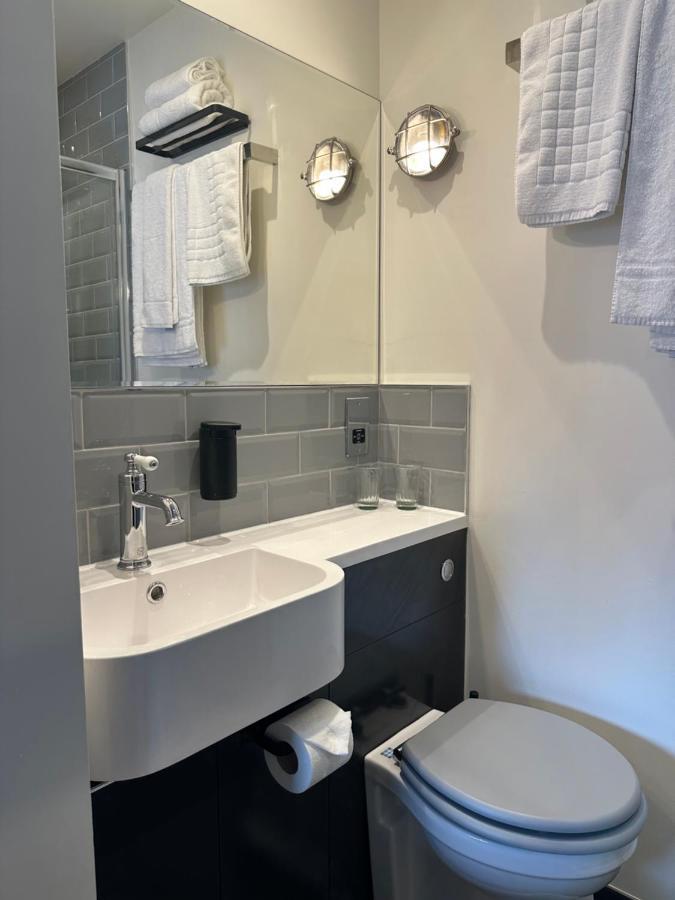 Rooms Above Sugar Boat هيلينسبورغ المظهر الخارجي الصورة